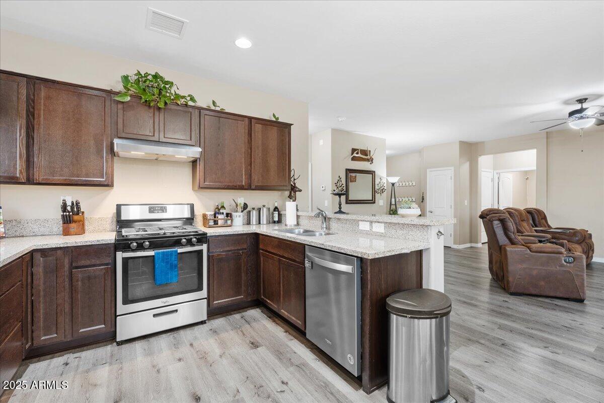 8191 East Gale Road Prescott Valley, AZ 86314 - Photo 11 of 28 STAINLESS STEEL APPLIANCES