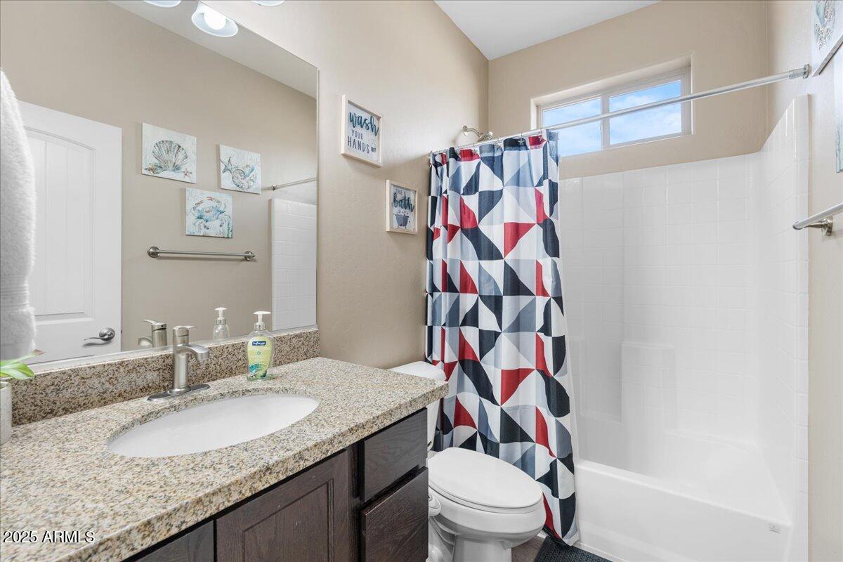 8191 East Gale Road Prescott Valley, AZ 86314 - Photo 12 of 28 GUEST BATHROOM