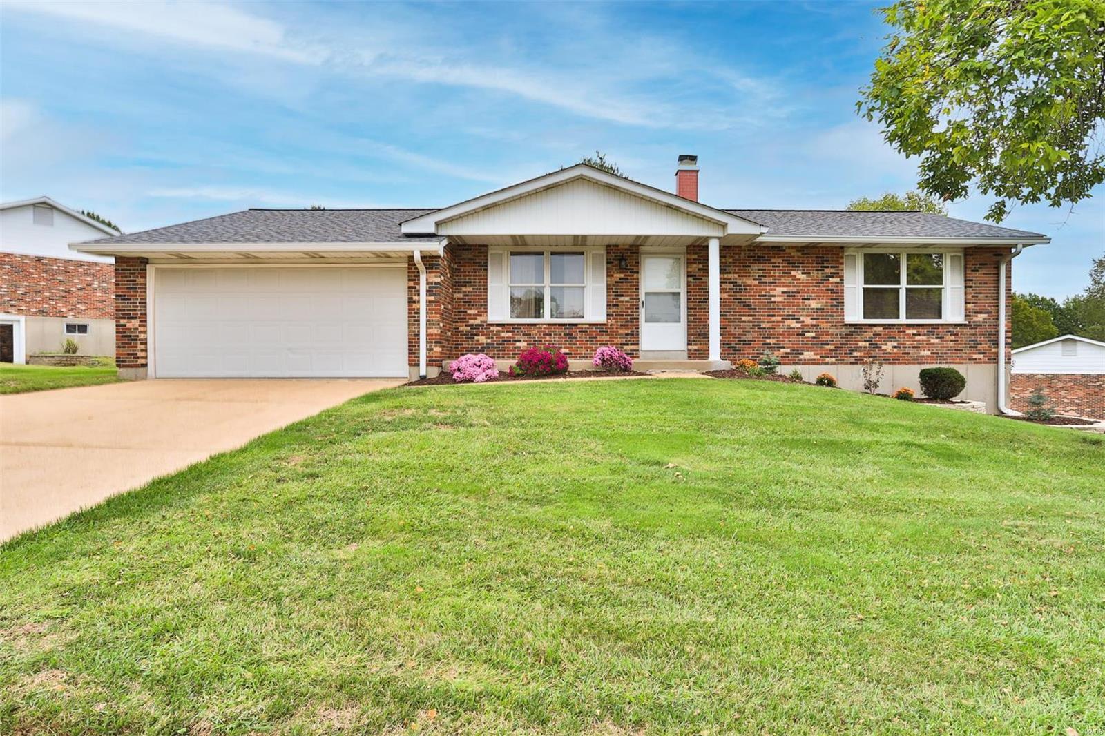 6416 Farmcrest Road St. Louis, MO 63129 - Photo 1 of 35 Gallery Image 1