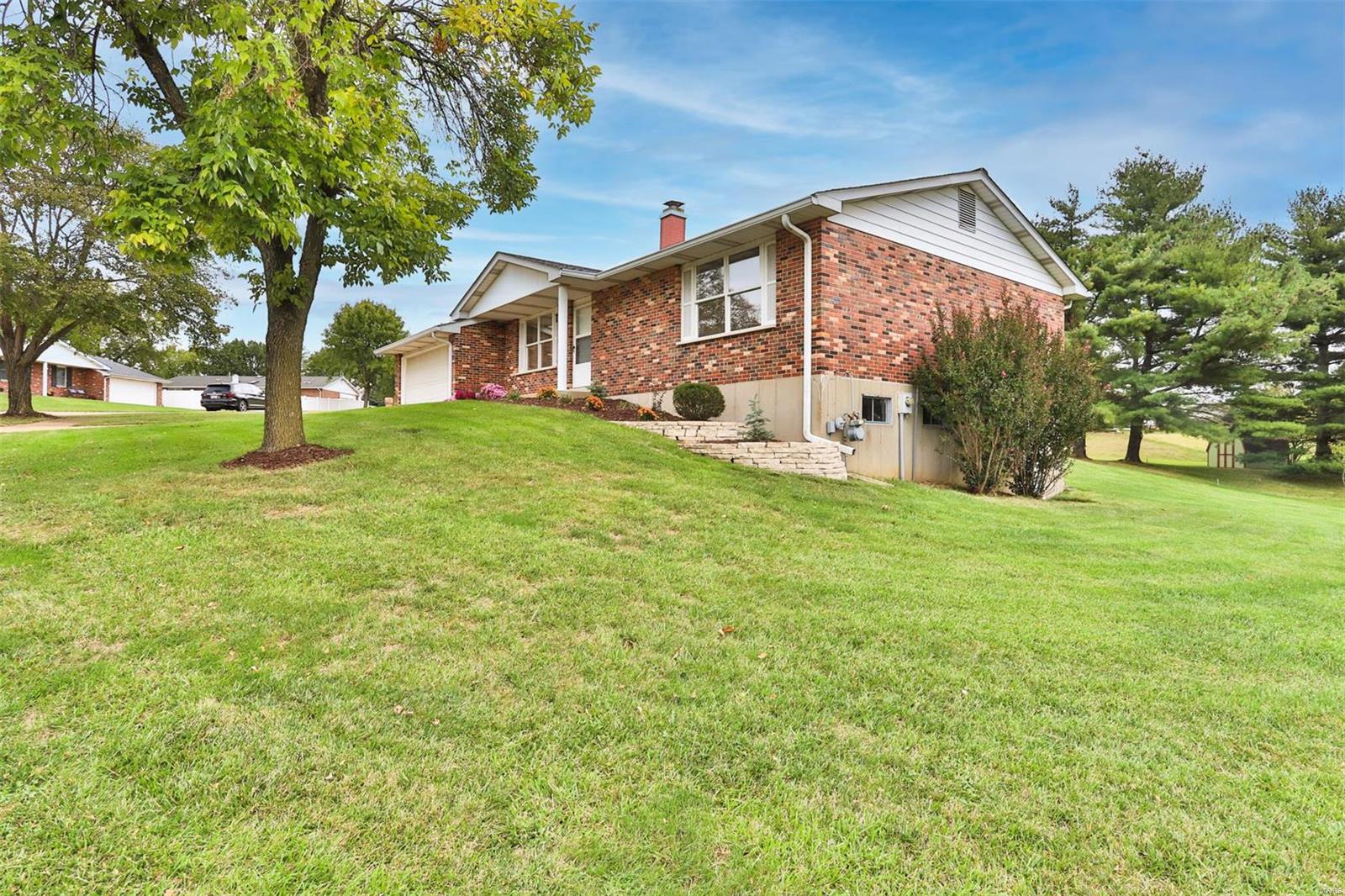 6416 Farmcrest Road St. Louis, MO 63129 - Photo 3 of 35 Gallery Image 3