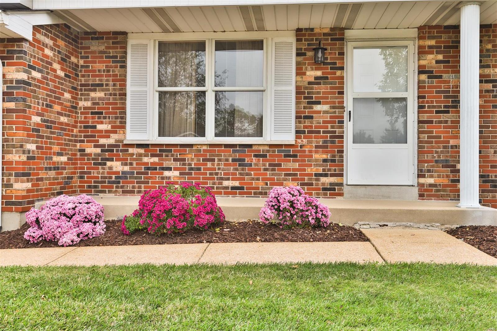 6416 Farmcrest Road St. Louis, MO 63129 - Photo 4 of 35 Gallery Image 4