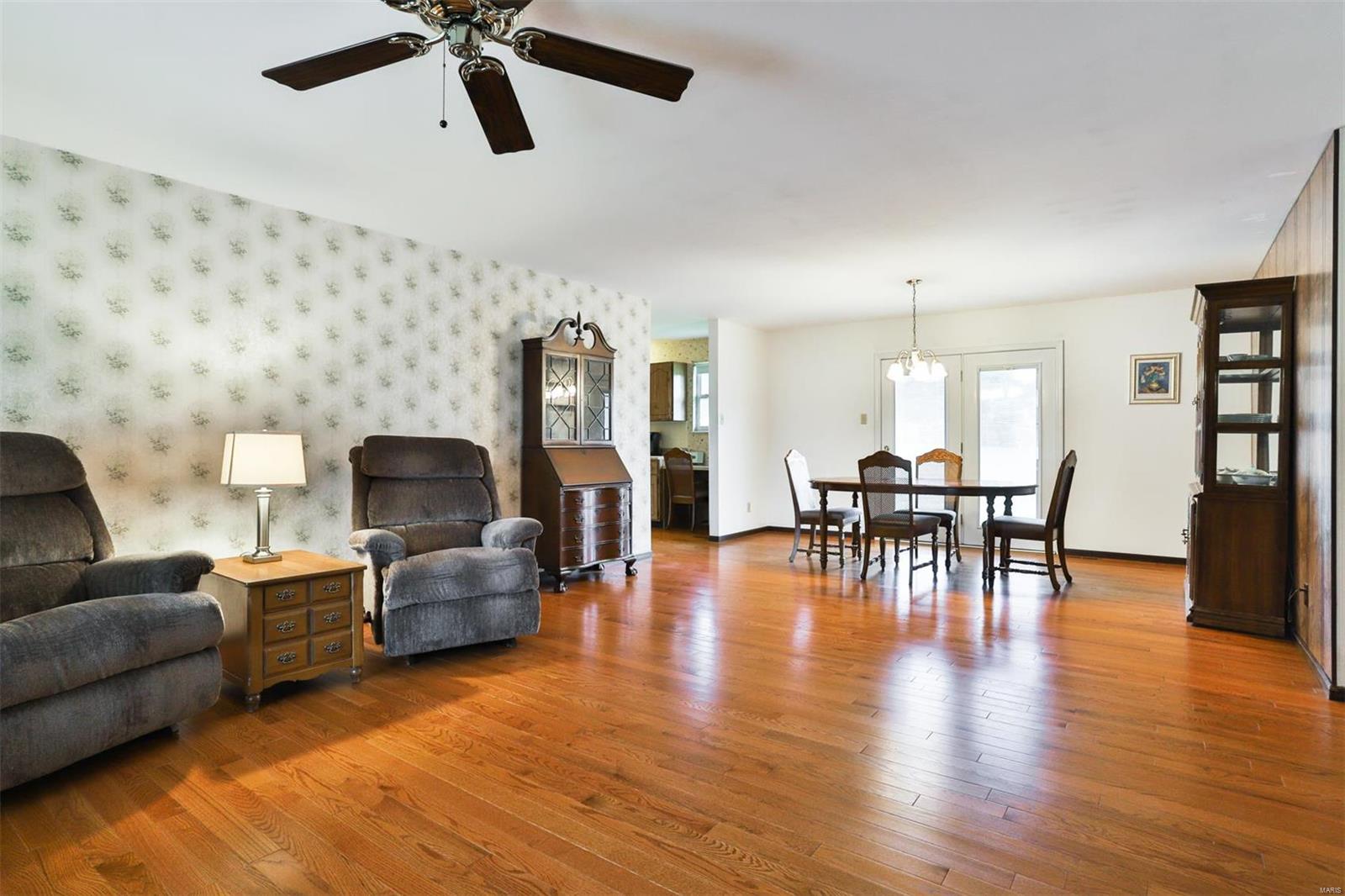 6416 Farmcrest Road St. Louis, MO 63129 - Photo 8 of 35 Gallery Image 8