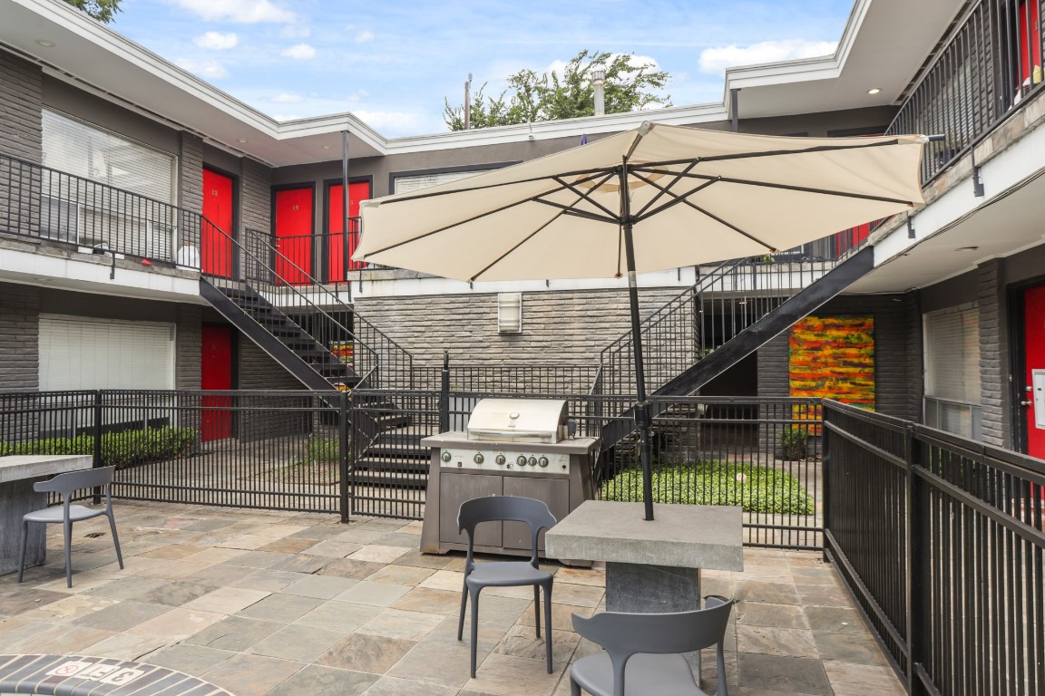 3602 Garrott Street, Unit 7 Houston, TX 77006 - Photo 33 of 34