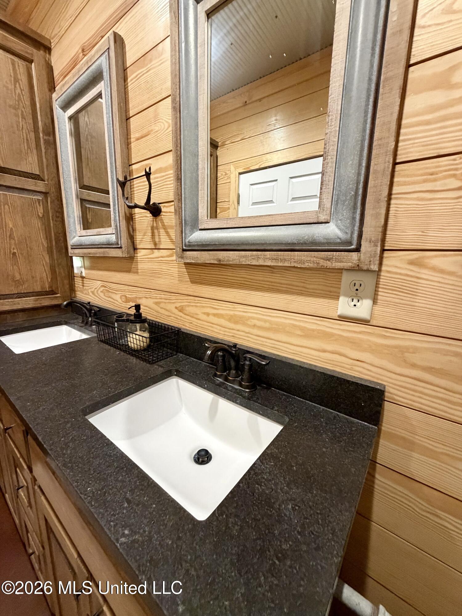 11330 Ms-429 Carthage, MS 39051 - Photo 81 of 128 IMG_1379
