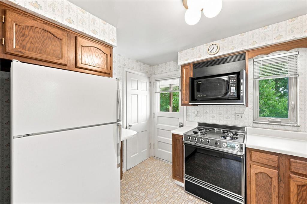 529 Old Farm Road Pittsburgh, PA 15234 - Photo 7 of 20 Gallery Image 7