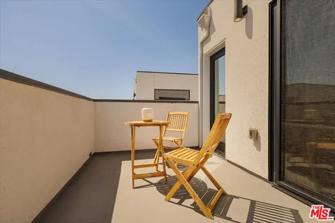 $895,000 | 11310 Victory Boulevard, North Hollywood, CA 91606