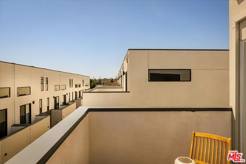 $895,000 | 11310 Victory Boulevard, North Hollywood, CA 91606