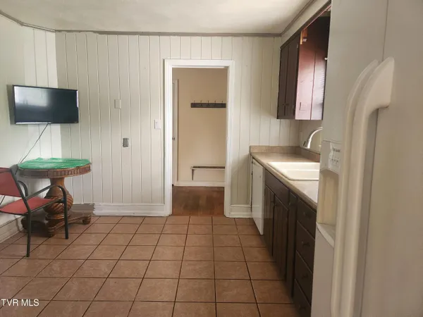 $294,900 | 321 Valley Drive, Bristol, VA 24201