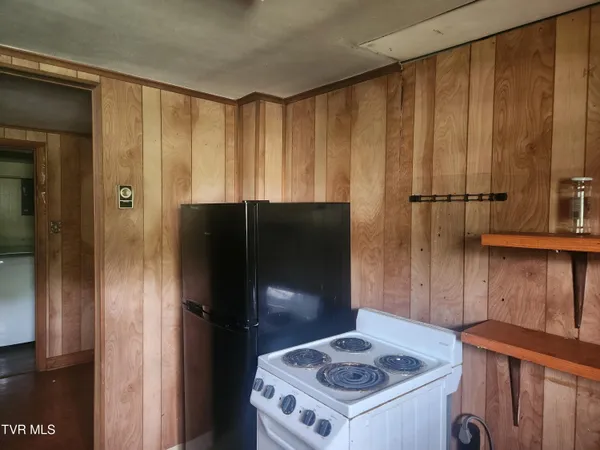 $294,900 | 321 Valley Drive, Bristol, VA 24201