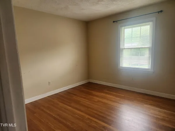 $294,900 | 321 Valley Drive, Bristol, VA 24201