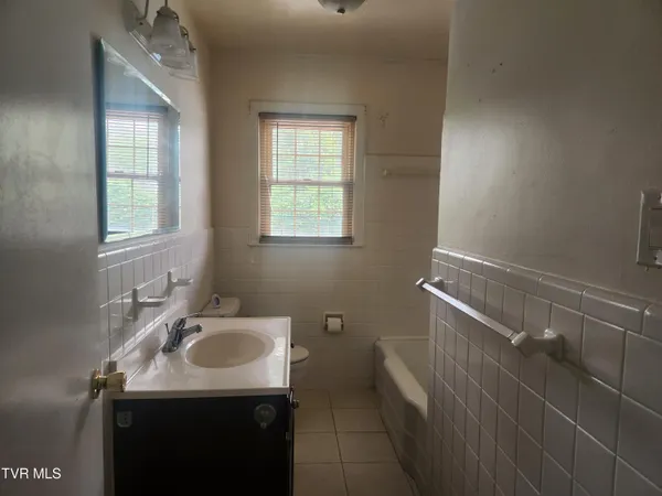 $294,900 | 321 Valley Drive, Bristol, VA 24201
