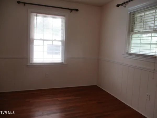 $294,900 | 321 Valley Drive, Bristol, VA 24201