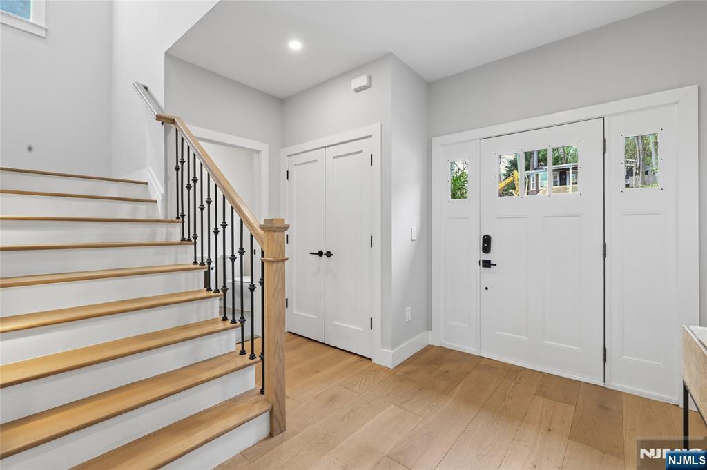 34 Merrifield Way Cresskill, NJ 07626 - Photo 3 of 48