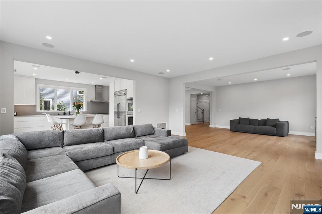 34 Merrifield Way Cresskill, NJ 07626 - Photo 10 of 48