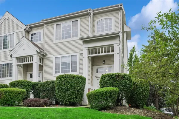$349,900 | 218 Polo Club Drive, Unit 218, Glendale Heights, IL 60139
