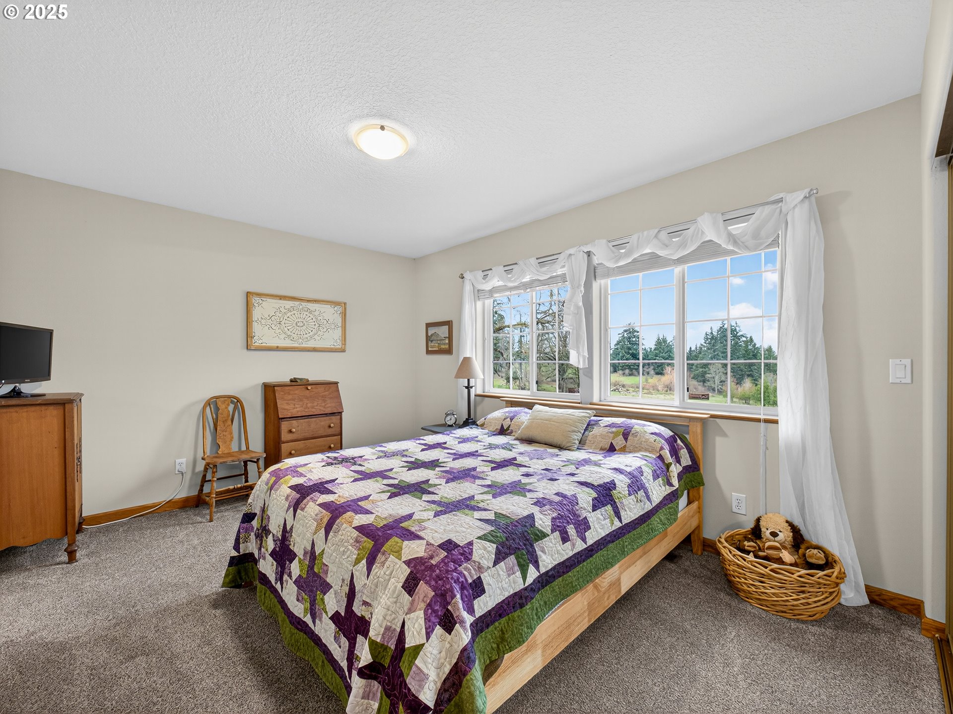 12345 South Fox Road Molalla, OR 97038 - Photo 33 of 48 Owner's Suite Bedroom