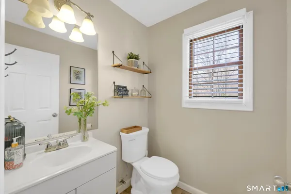 $249,900 | 104 Carriage House, Unit 104, Enfield, CT 06082