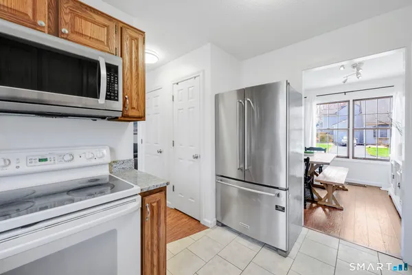 $249,900 | 104 Carriage House, Unit 104, Enfield, CT 06082