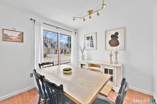 $249,900 | 104 Carriage House, Unit 104, Enfield, CT 06082