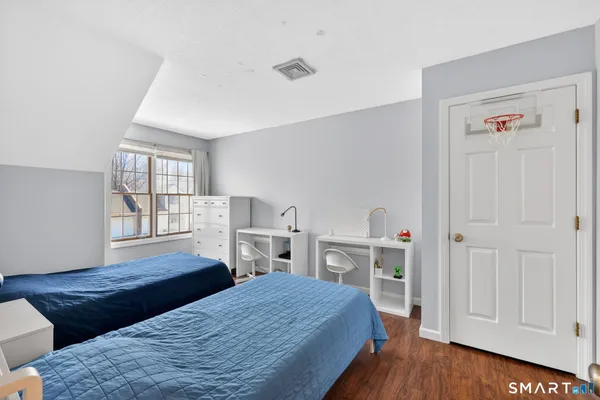 $249,900 | 104 Carriage House, Unit 104, Enfield, CT 06082