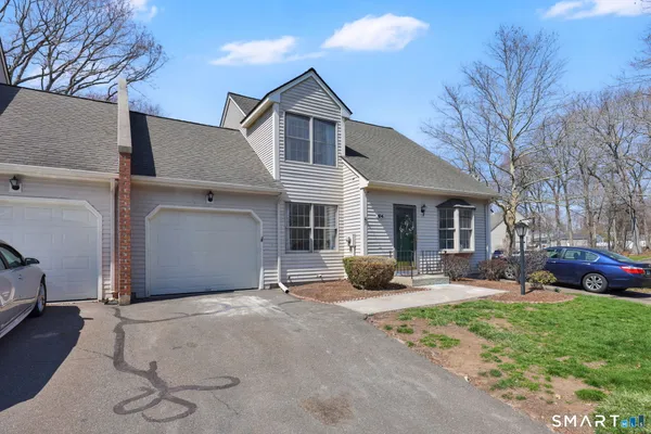 $249,900 | 104 Carriage House, Unit 104, Enfield, CT 06082