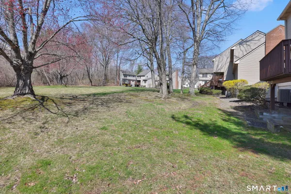 $249,900 | 104 Carriage House, Unit 104, Enfield, CT 06082