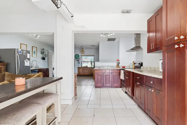 $650,000 | 333 Mid Pines Road, Palm Springs, FL 33461