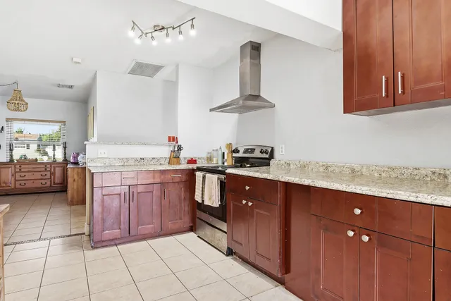 $650,000 | 333 Mid Pines Road, Palm Springs, FL 33461