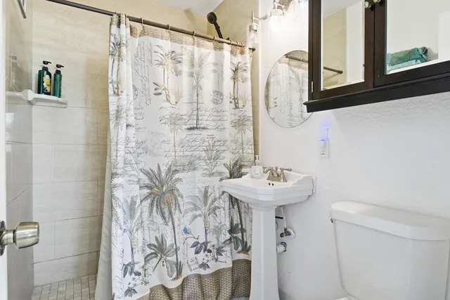 $650,000 | 333 Mid Pines Road, Palm Springs, FL 33461