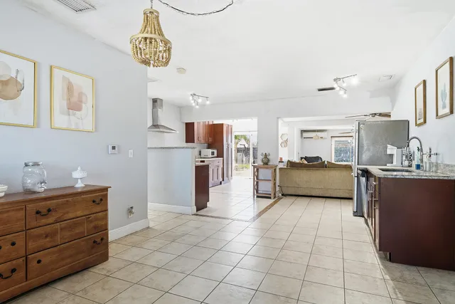 $650,000 | 333 Mid Pines Road, Palm Springs, FL 33461