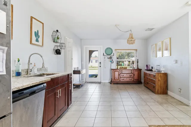 $650,000 | 333 Mid Pines Road, Palm Springs, FL 33461