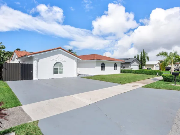 $1,700 | 13961 Southwest 156th Terrace, Miami, FL 33177