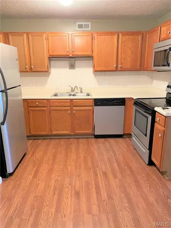$1,100 | 2506 Creve Coeur Mill Road, Unit 6, Maryland Heights, MO 63043