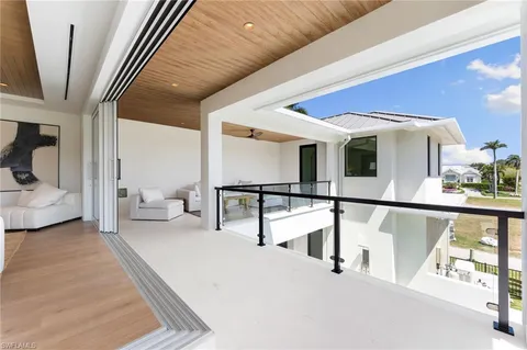 $10,995,000 | 581 14th Avenue South, Naples, FL 34102