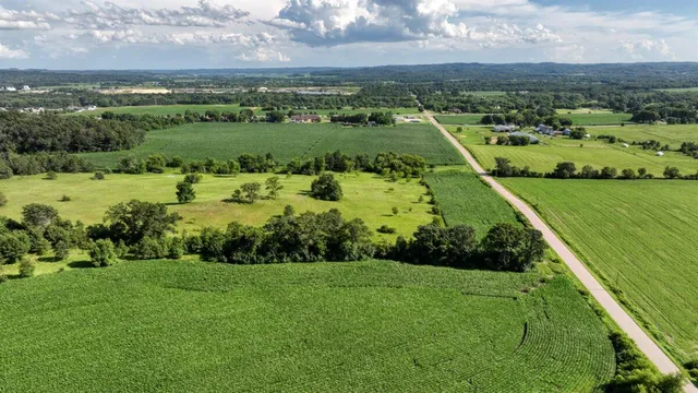 $1,476,000 | 0 Hammer Road, Sparta, WI 54656