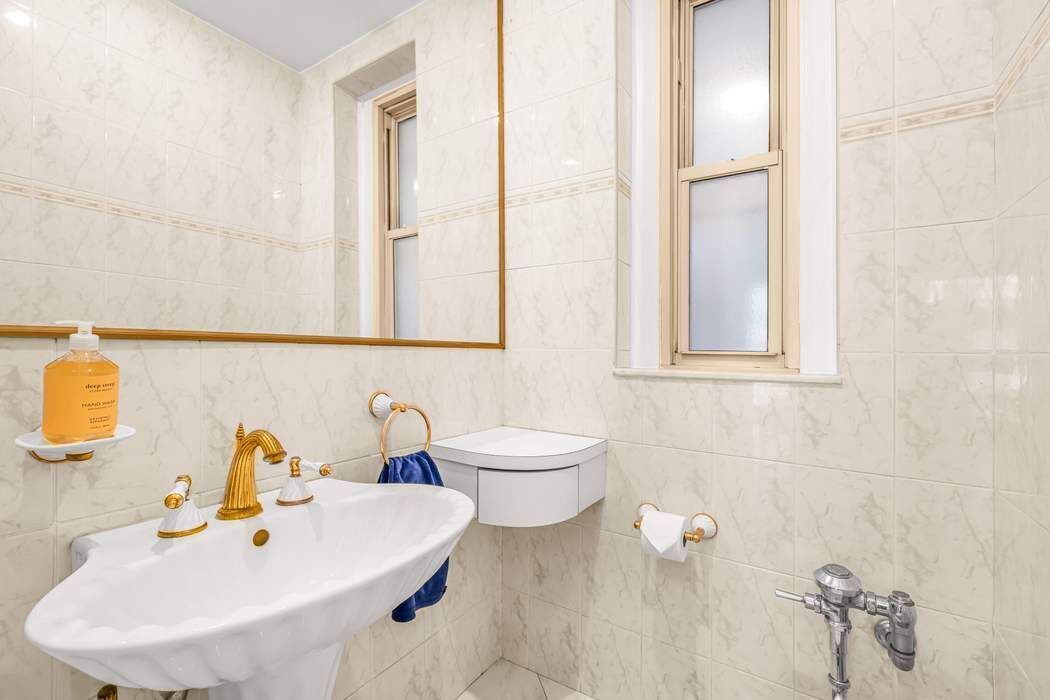 180 Riverside Drive, Unit 3B Manhattan, NY 10024 - Photo 11 of 14