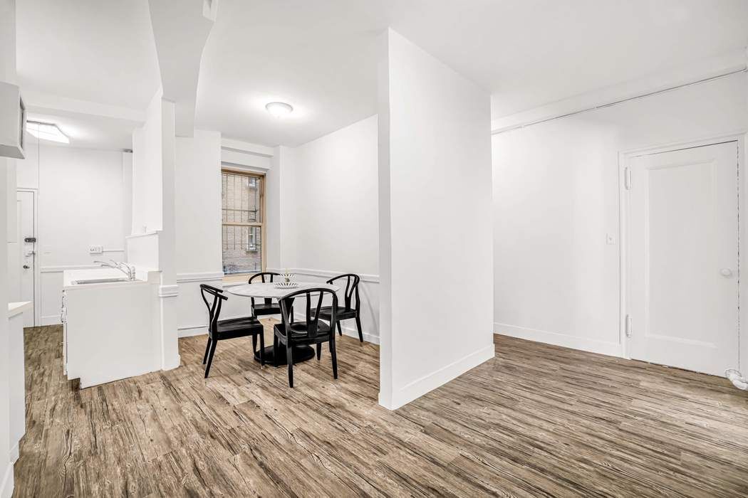 180 Riverside Drive, Unit 3B Manhattan, NY 10024 - Photo 4 of 14