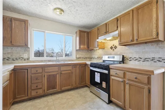 $175,000 | 13302 11th Street, Grandview, MO 64030