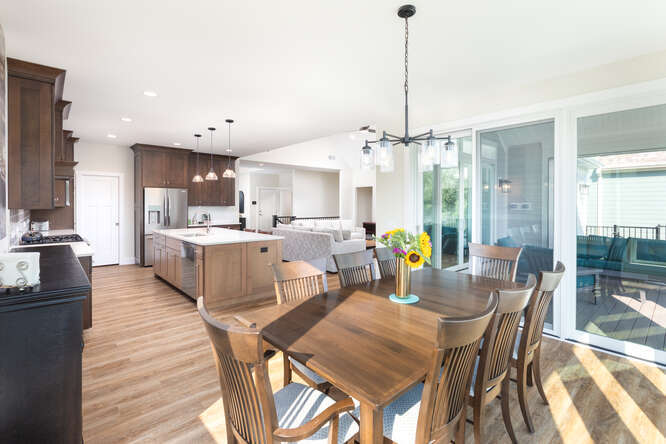 305 Leeward Way Ottawa, IL 61350 - Photo 32 of 53 a large kitchen with a table and chairs