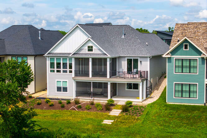 305 Leeward Way Ottawa, IL 61350 - Photo 4 of 53 a front view of a house with a yard