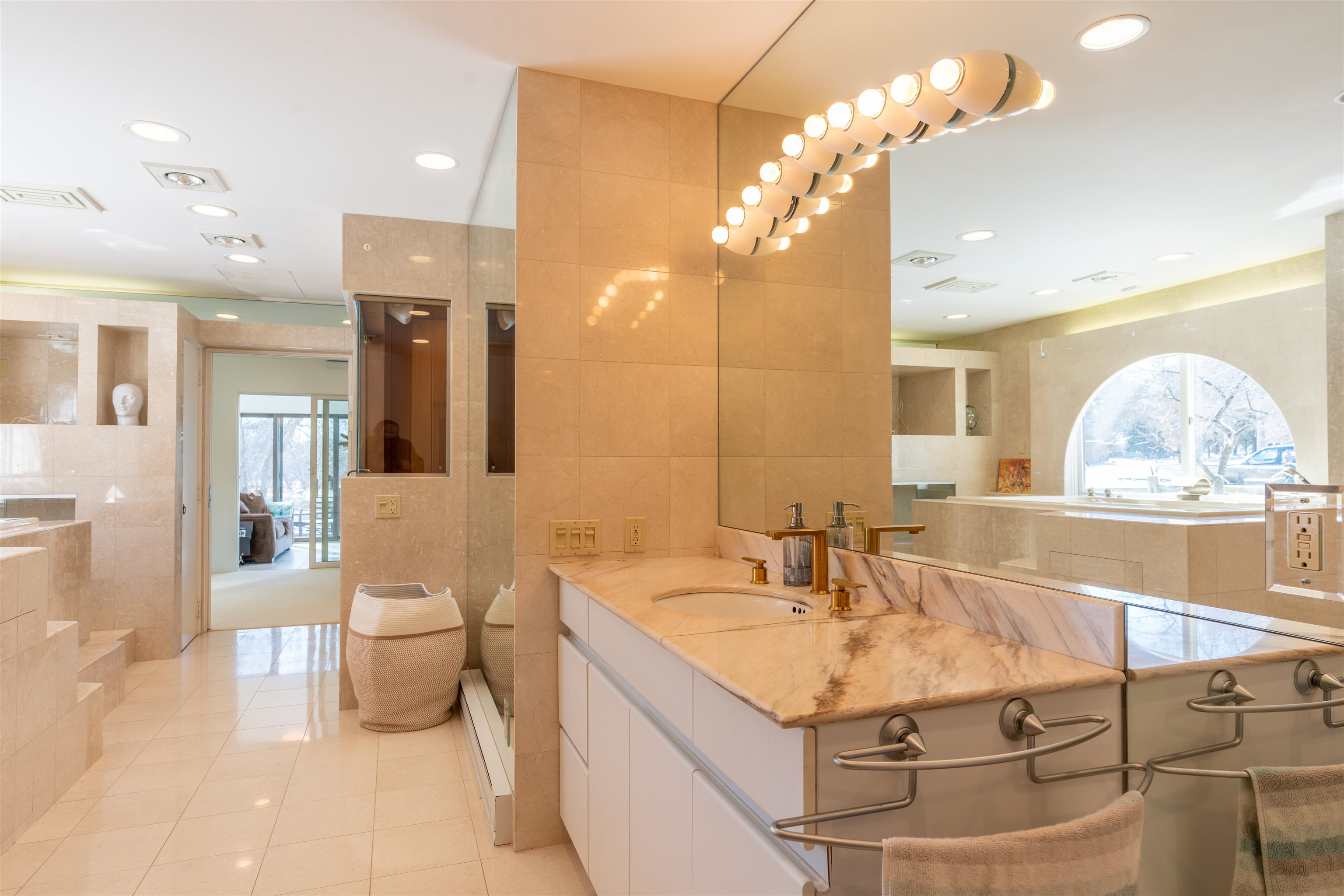 4127 Kammel Road La Crosse, WI 54601 - Photo 29 of 75