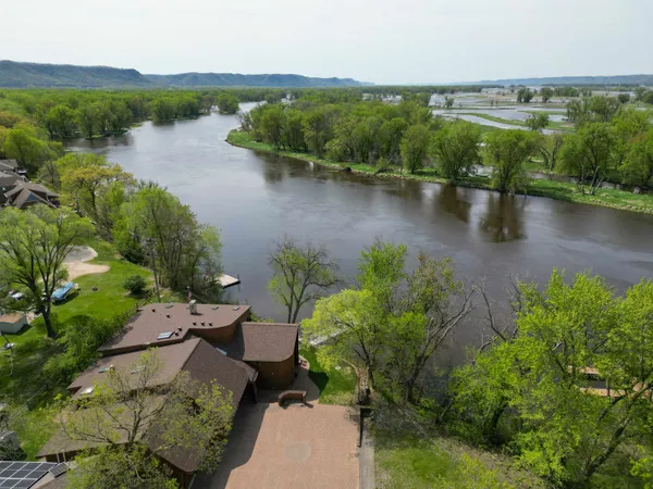 $1,125,000 | 4127 Kammel Road, La Crosse, WI 54601