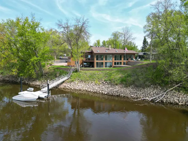 $1,125,000 | 4127 Kammel Road, La Crosse, WI 54601