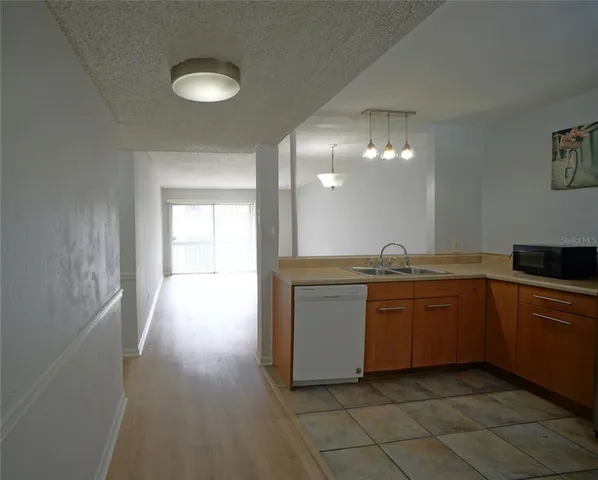 $1,695 | 6338 Newtown Circle, Unit B2, Tampa, FL 33615