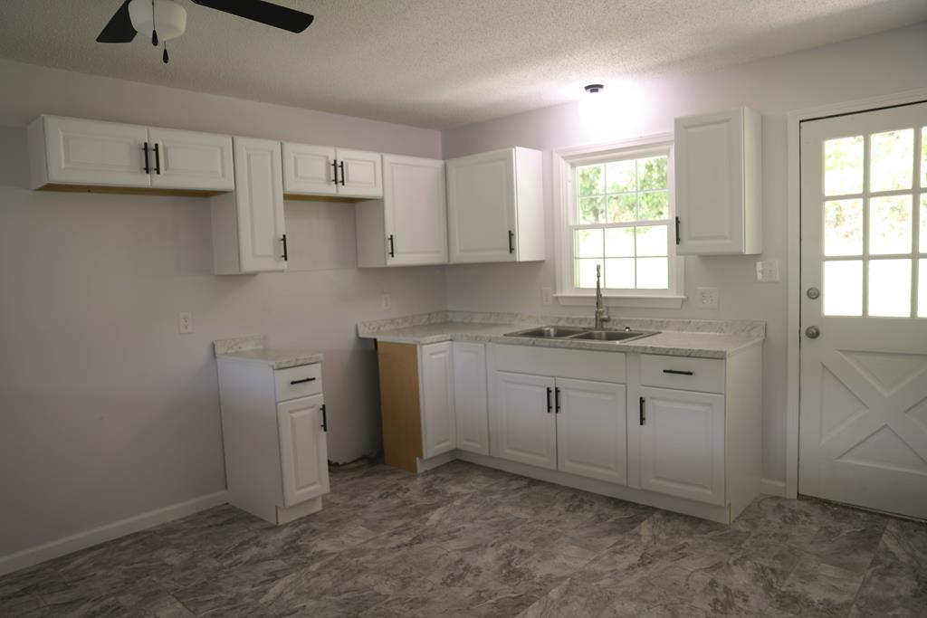 10089 Island Road Bristol, VA 24202 - Photo 36 of 49 Gallery Image 36