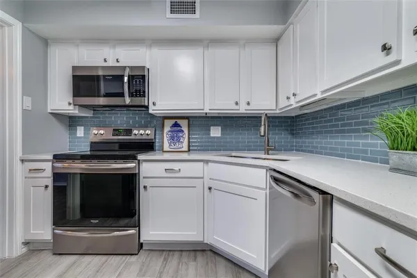 $1,950 | 15151 Berry Trail, Unit 1208, Dallas, TX 75248