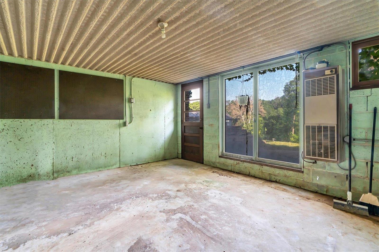 1960 Rayner Road St. Louis, MO 63122 - Photo 33 of 34 Gallery Image 33