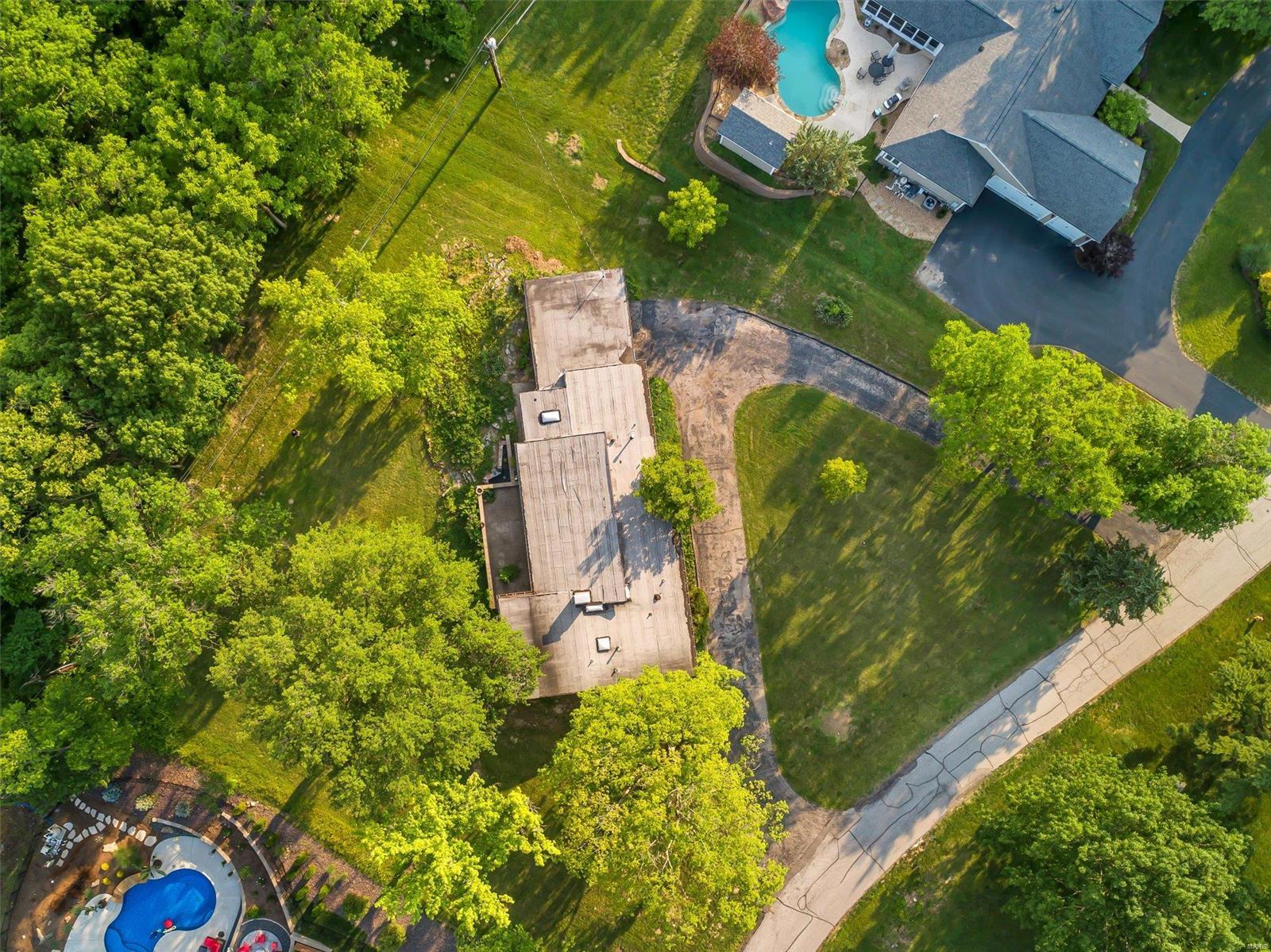 1960 Rayner Road St. Louis, MO 63122 - Photo 5 of 34 Gallery Image 5