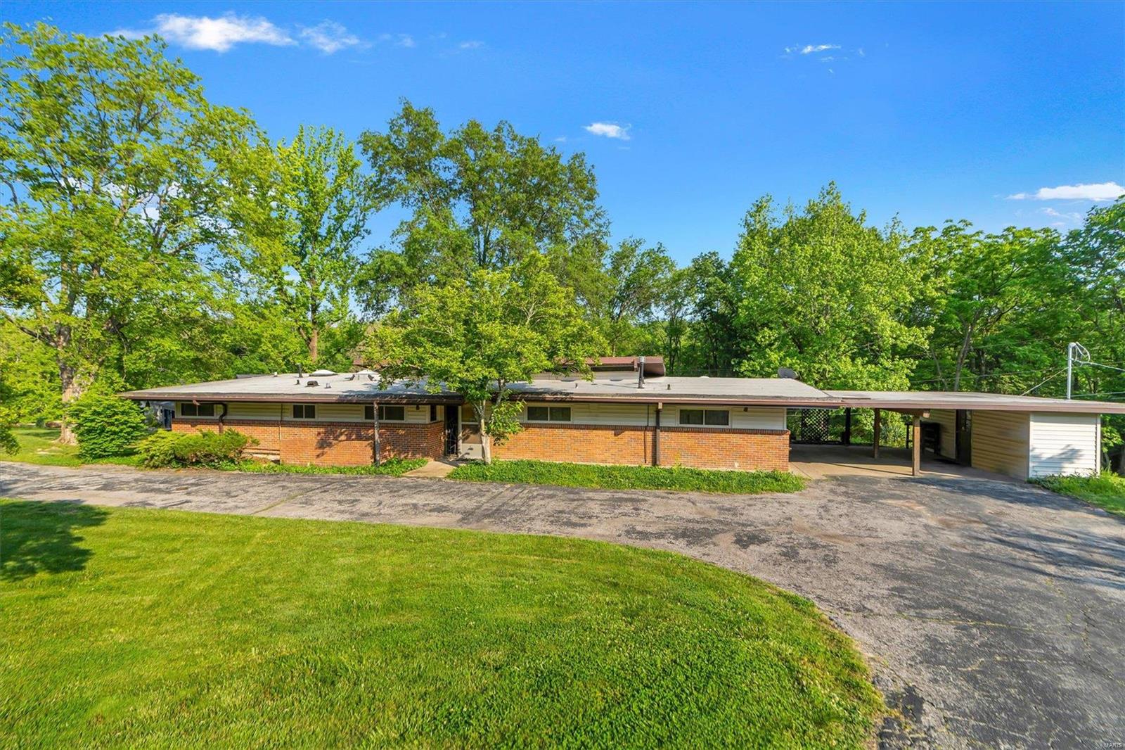 1960 Rayner Road St. Louis, MO 63122 - Photo 8 of 34 Gallery Image 8