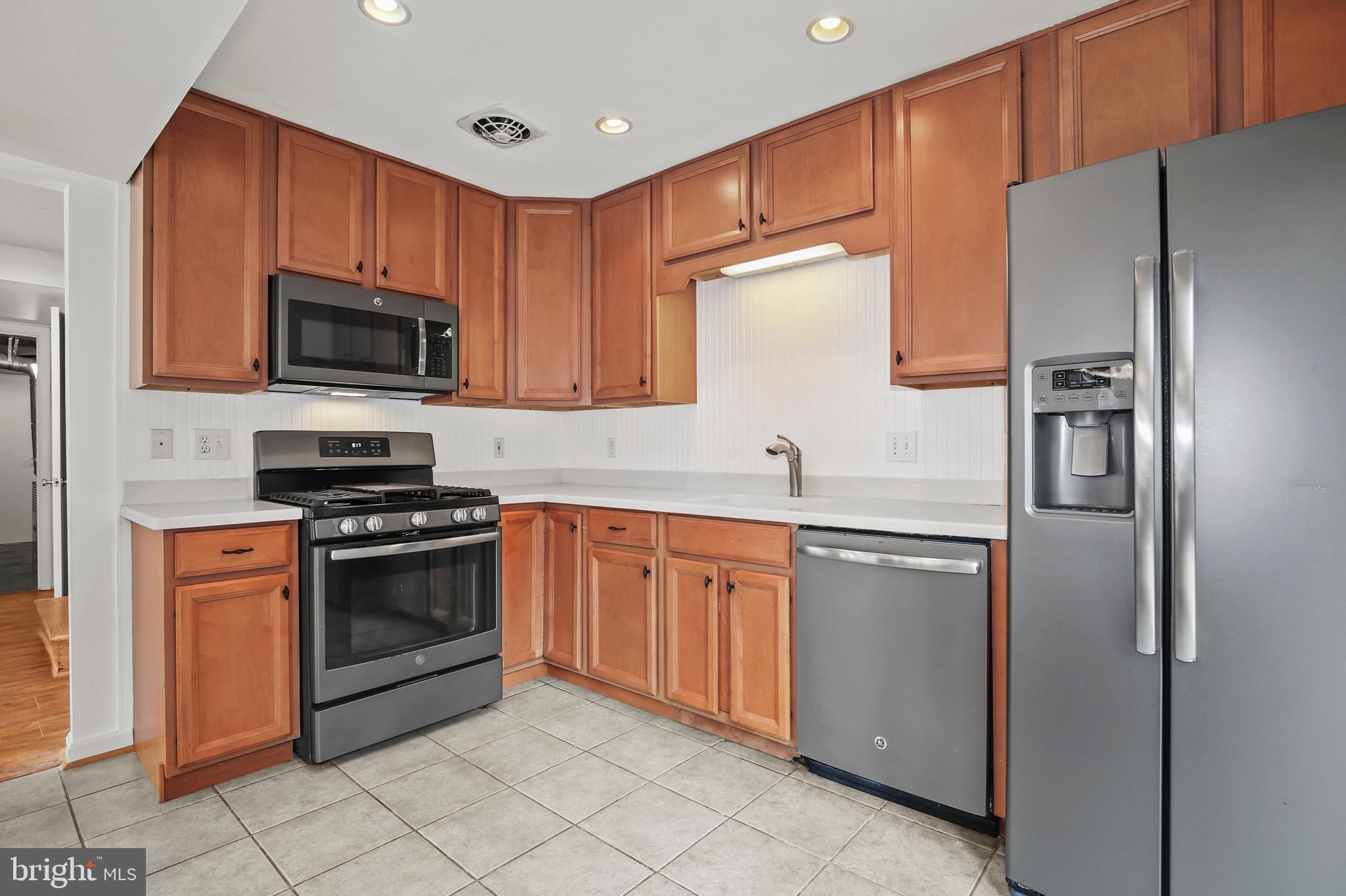 8510 Thames Street Springfield, VA 22151 - Photo 9 of 26